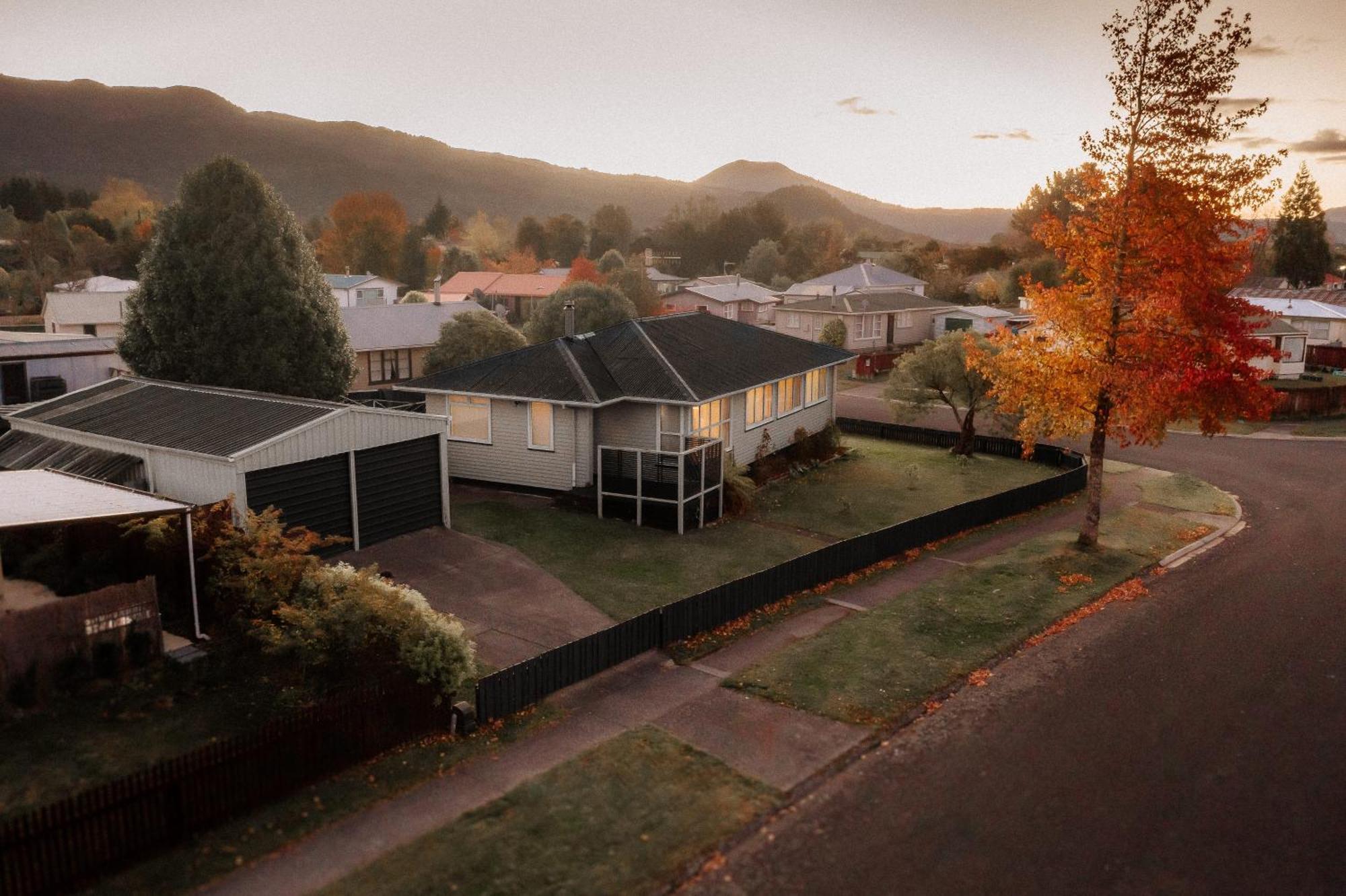 Alpine House Tongariro - Turangi Holiday Home Екстер'єр фото